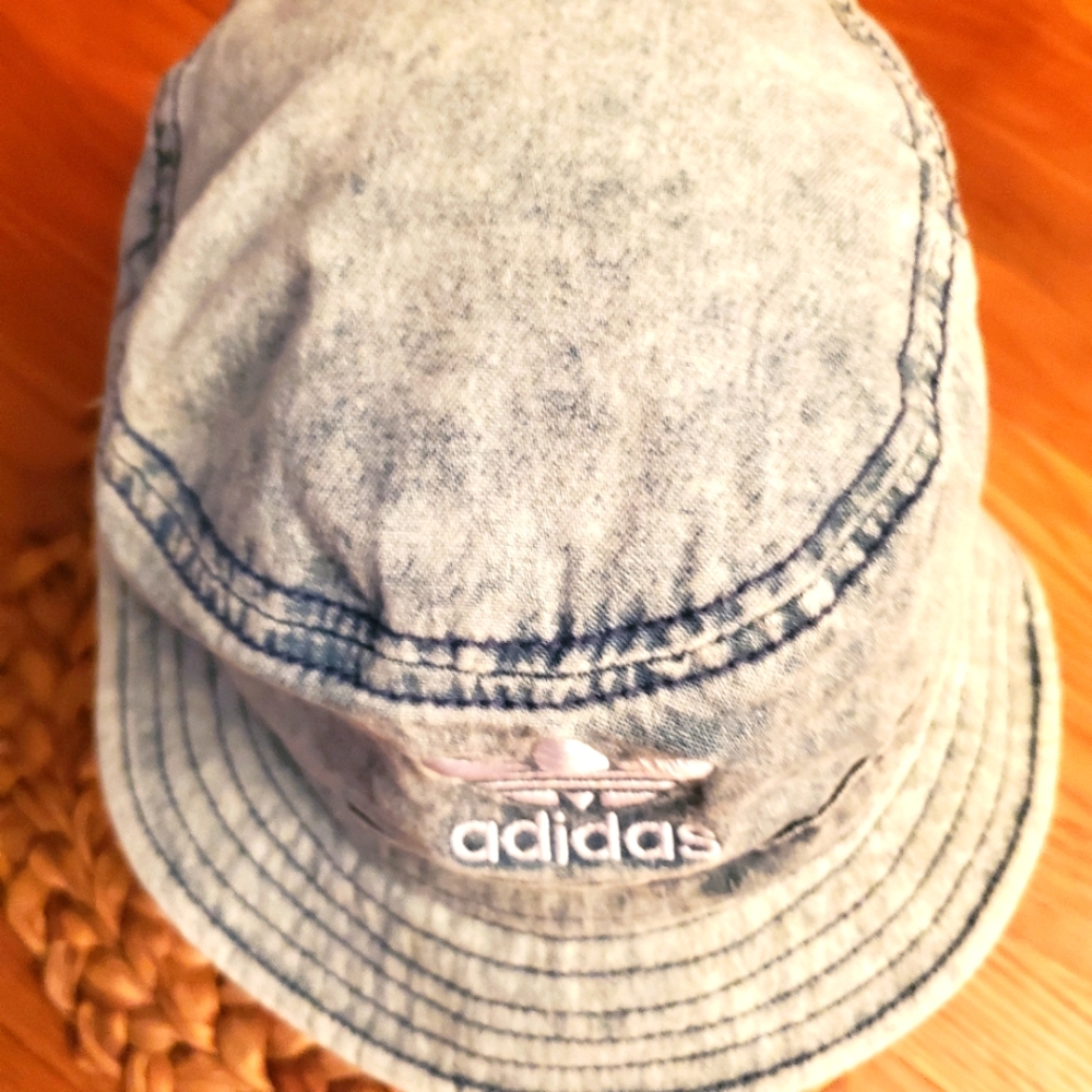 bucket hat adidas
